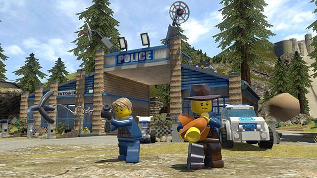 レゴ®シティを駆けめぐり、潜入捜査を始めよう！ PS4®『レゴ®シティ アンダーカバー』本日発売！